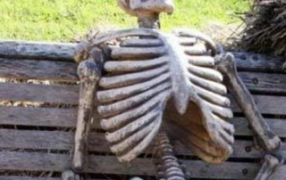 Satirical image of a skeleton waiting to leave the EU